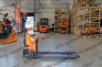 Тележка самоходная PTE15NPro 1500 кг, 540x1150 мм, двойные ролики 80x70, литиевая батарея24V/40Ah, с зарядным устройством  12A, контроллер Curtis HV Market