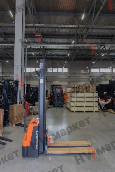 Самоходный штабелер PSE15L-C2 (2900mm)