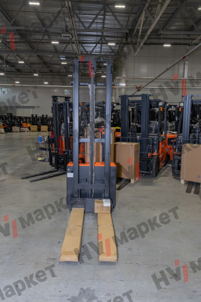 Самоходный штабелер PSE15L-C2 (2900mm)