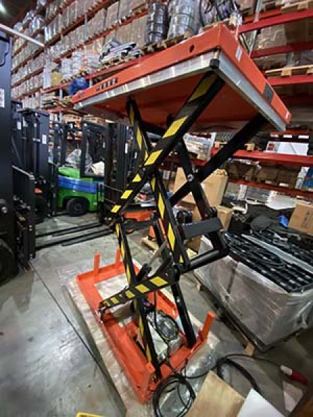 Подъемный стол YLF2006 1000x2000 2000 кг