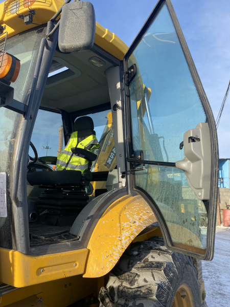 Bull 4SX Экскаватор-погрузчик HV Market