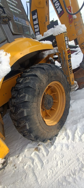 Bull 4SX Экскаватор-погрузчик