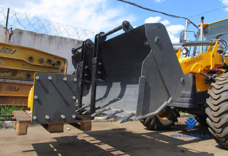 Вилы откидные паллетные Impulse PF2000 на ковш Tarsus 883/885/888 HV Market