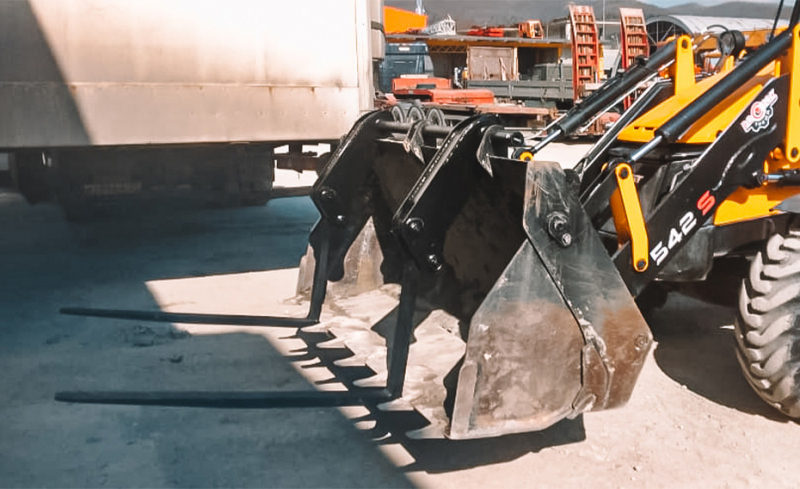 Вилы откидные паллетные Impulse PF2000 на ковш MST 542/544 HV Market