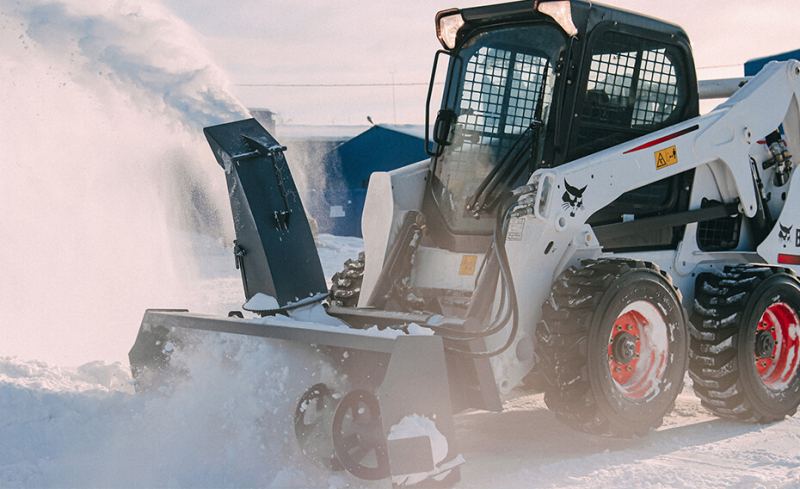 Шнекороторный снегоочиститель Impulse SR1850 на мини-погрузчик JCB HV Market