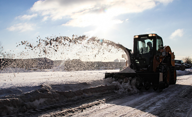 Шнекороторный снегоочиститель Impulse SR2100 на мини-погрузчик New Holland HV Market