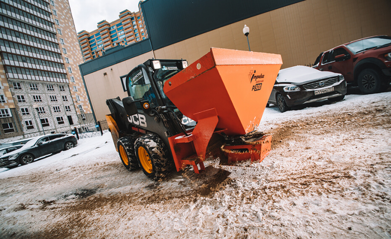 Пескоразбрасыватель для мини-погрузчиков Impulse P500 HV Market