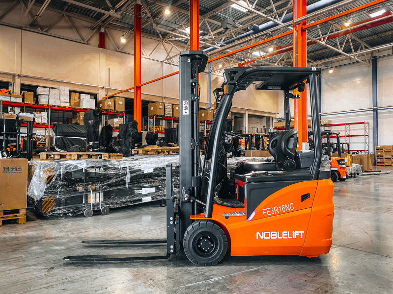 Электрический вилочный погрузчик FE3R14NC Duplex mast (Свинц-кислот 350Ач, В-5000мм)