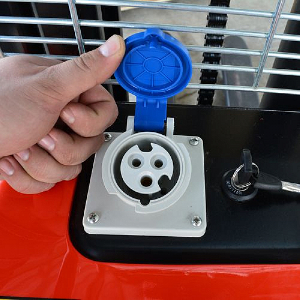 Штабелер с электроподъемом SES 1516 OXLIFT 1600 мм 1500 кг HV Market