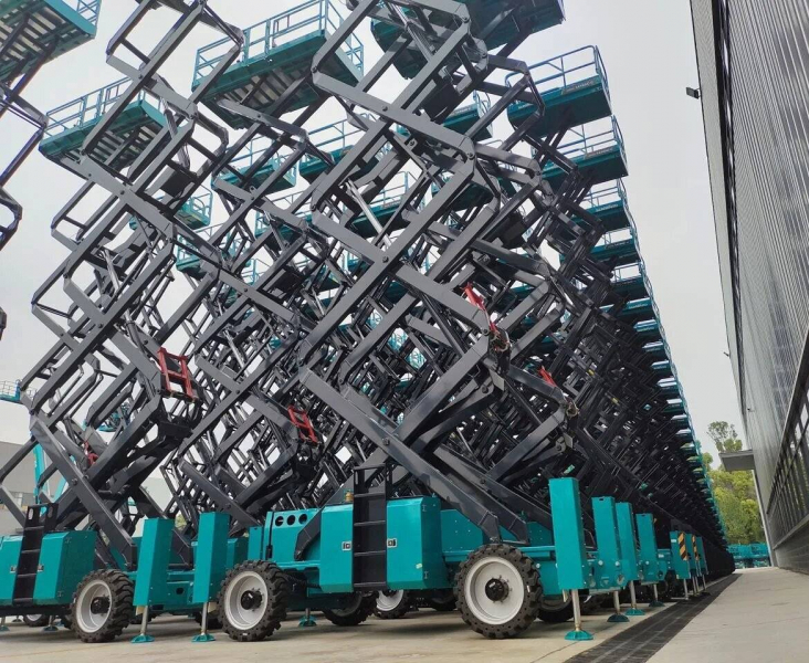 Ножничный подъемник Sunward SWSL1823RT